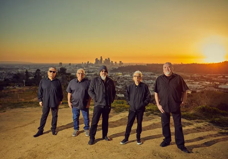 NICHELINO - I Los Lobos al Teatro Superga