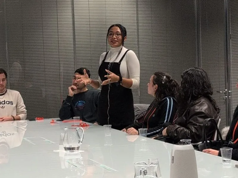 NICHELINO - I ragazzi del progetto «Underground - Radici in movimento» ospiti al Grattacielo della Regione - FOTO