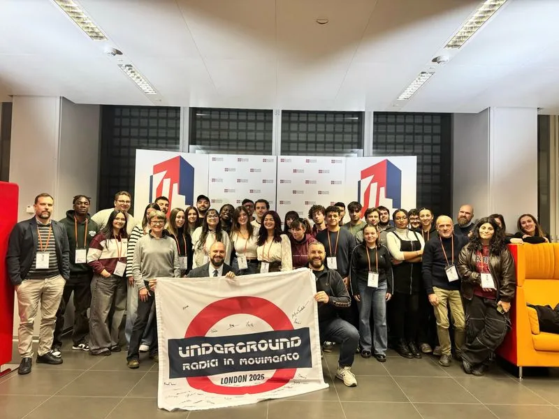 NICHELINO - I ragazzi del progetto «Underground - Radici in movimento» ospiti al Grattacielo della Regione - FOTO