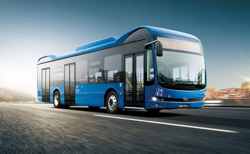 ORBASSANO - Il nuovo pullman elettrico di Byd è pronto a partire