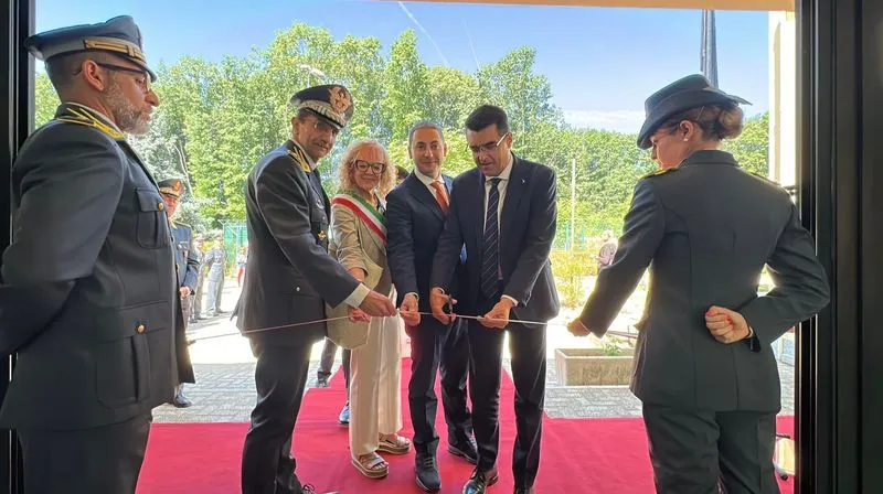 ORBASSANO - Inaugurata la ristrutturata caserma della Guardia di finanza - FOTO
