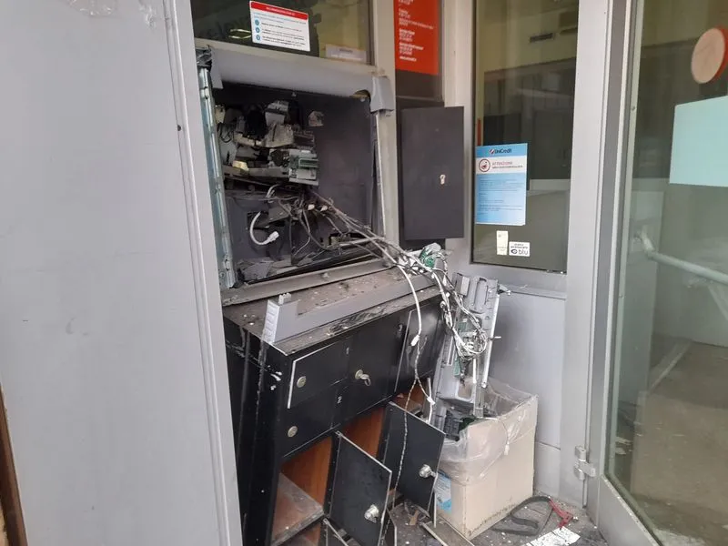 ORBASSANO-POIRINO - Bancomat esplosi, tre pregiudicati «pendolari» arrestati dai carabinieri