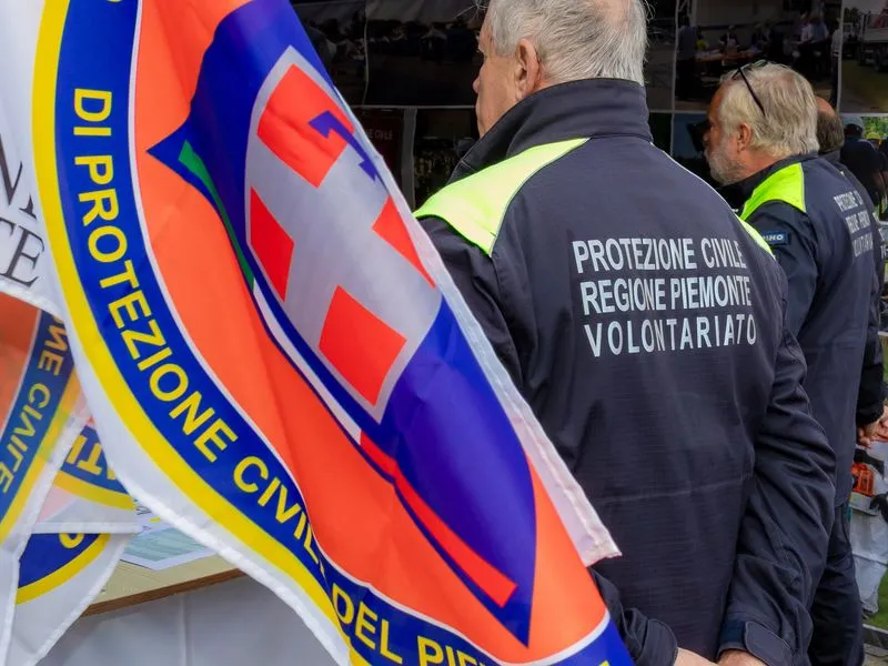 ORBASSANO - Più di mille ragazzi e ragazze delle scuole in piazza per «Evviva!» - FOTO