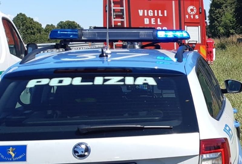 ORBASSANO - Danno fuoco a una villa per ritorsione: tre persone arrestate dalla polizia