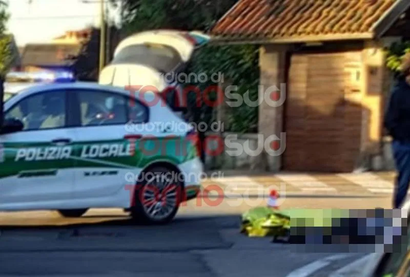 ORBASSANO - Scontro tra un'auto e un monopattino al semaforo: un ferito al San Luigi