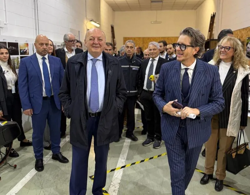 ORBASSANO - «Mole Urbana» ha aperto la fabbrica della microcar elettrica italiana: previsti 80-100 posti di lavoro