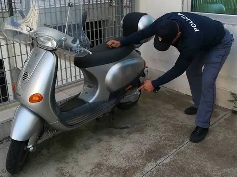 ORBASSANO - 20 mila euro di multe da pagare per lo scooter dimenticato in un magazzino