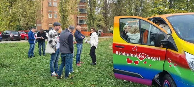 ORBASSANO - Il Pulmino dei sogni ha fatto tappa all'ospedale San Luigi - FOTO