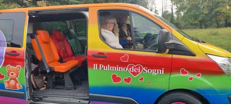 ORBASSANO - Il Pulmino dei sogni ha fatto tappa all'ospedale San Luigi - FOTO