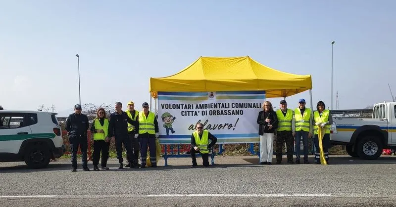 ORBASSANO - Ecovolontari al lavoro: ripulita dai rifiuti strada antica di None - FOTO