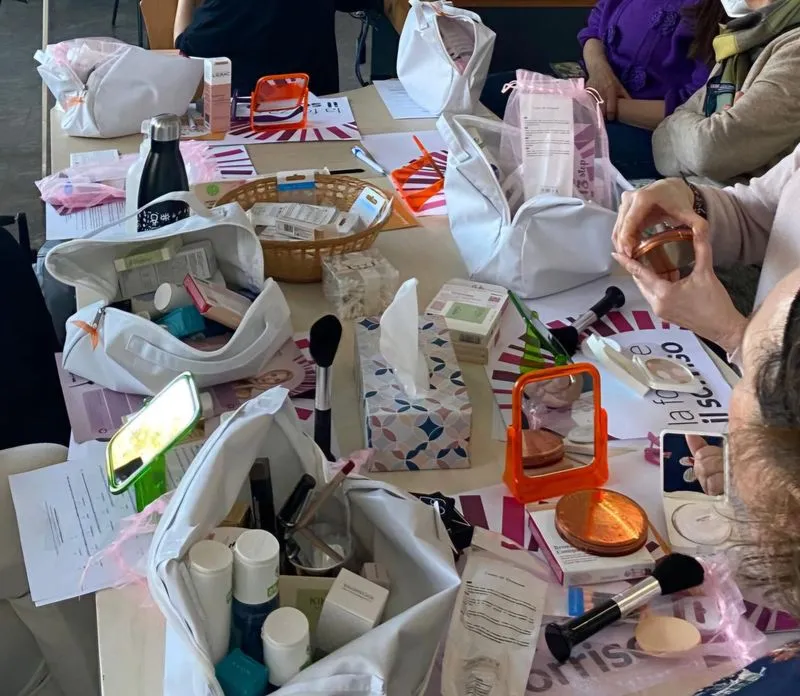 ORBASSANO - World cancer day, al San Luigi i laboratori di trucco per pazienti oncologici