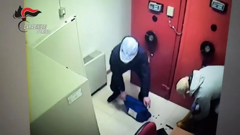 OSASIO-MONCALIERI - Assalti alle banche, il Dna incastra un altro rapinatore - FOTO e VIDEO
