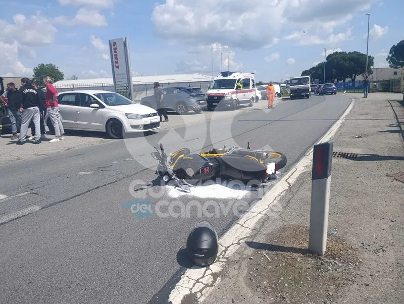 OZEGNA - Schianto in via fratelli Berra: due centauri feriti, ragazza elitrasportata al Cto - FOTO