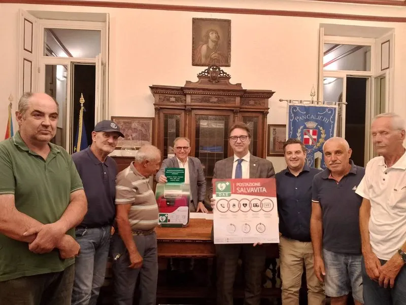 PANCALIERI - Cardioprotetti in caso di emergenza: un nuovo defibrillatore donato da un gruppo di cittadini