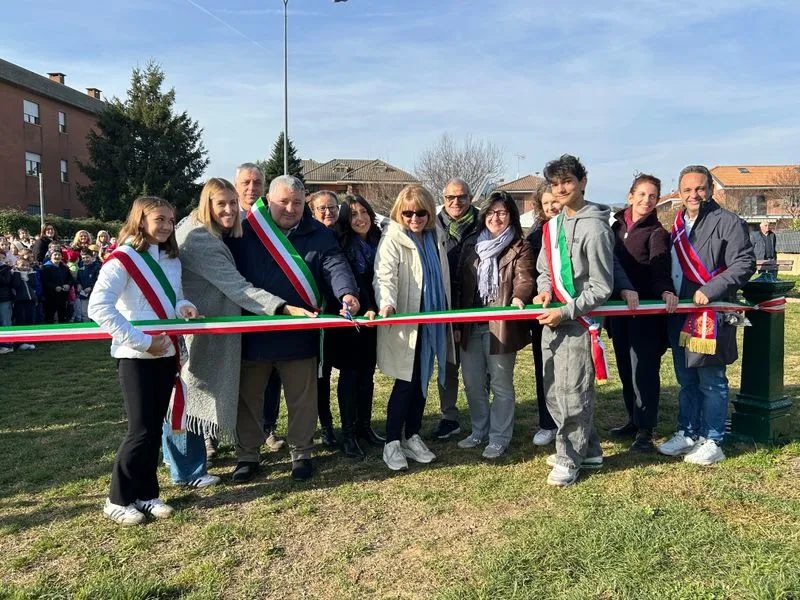 PIANEZZA - Il Comune è diventato «Gentile»: in via Levi nasce il «Parco della Gentilezza» - FOTO