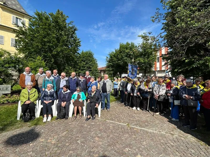 PIANEZZA - In 700 al raduno dei Centri di Incontro anziani di tutto il Piemonte - FOTO