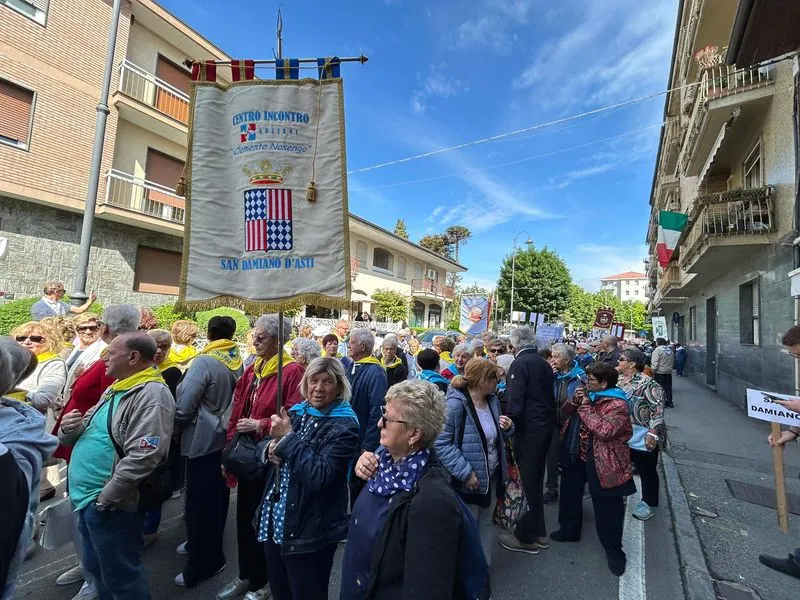 PIANEZZA - In 700 al raduno dei Centri di Incontro anziani di tutto il Piemonte - FOTO