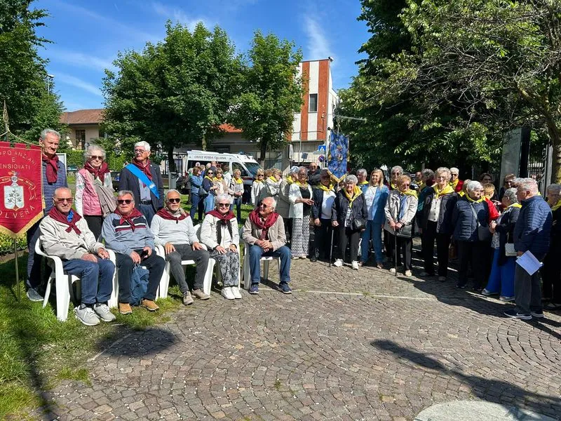 PIANEZZA - In 700 al raduno dei Centri di Incontro anziani di tutto il Piemonte - FOTO