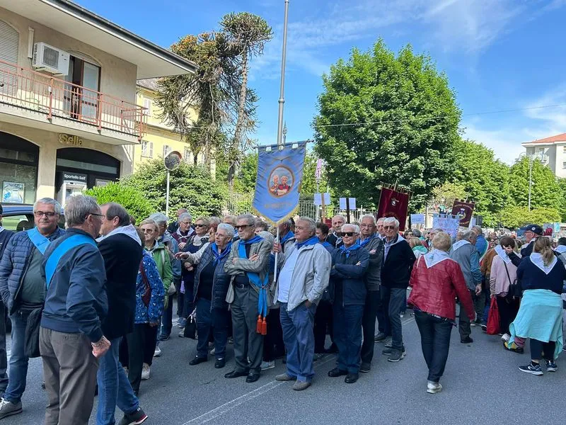 PIANEZZA - In 700 al raduno dei Centri di Incontro anziani di tutto il Piemonte - FOTO