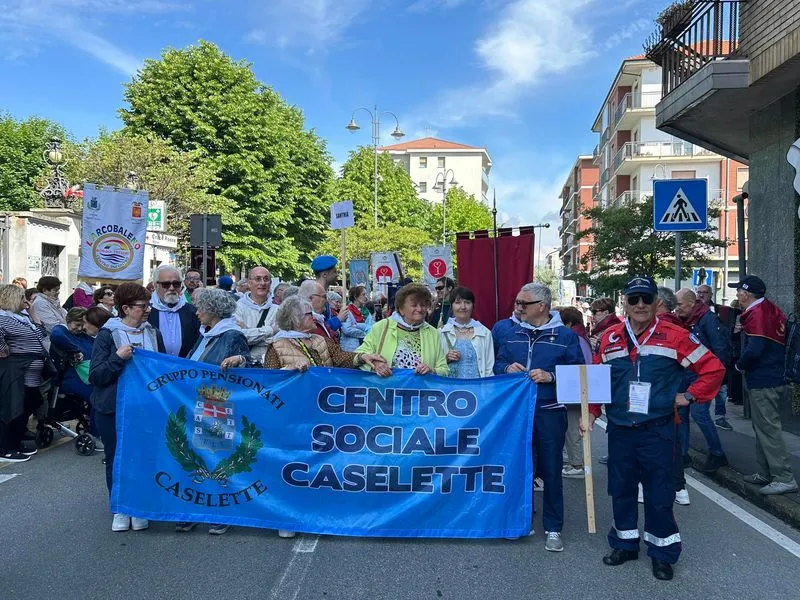 PIANEZZA - In 700 al raduno dei Centri di Incontro anziani di tutto il Piemonte - FOTO