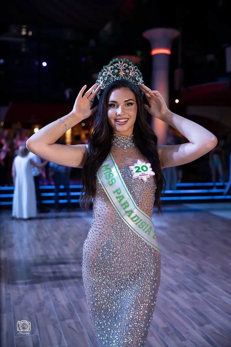 PIOBESI - Miss Paradisia 2025: la corona di vincitrice va a Noemi Cecilia Grassi - FOTO