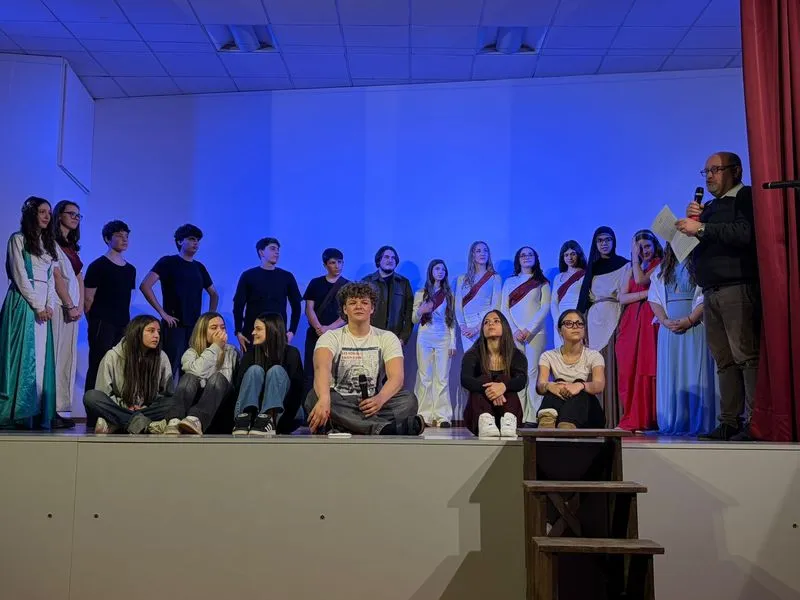 PIOBESI - Pioggia di applausi per lo spettacolo teatrale «Ippolito»