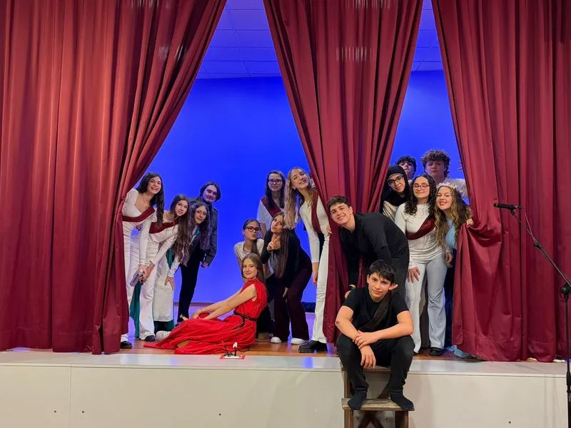 PIOBESI - Pioggia di applausi per lo spettacolo teatrale «Ippolito»