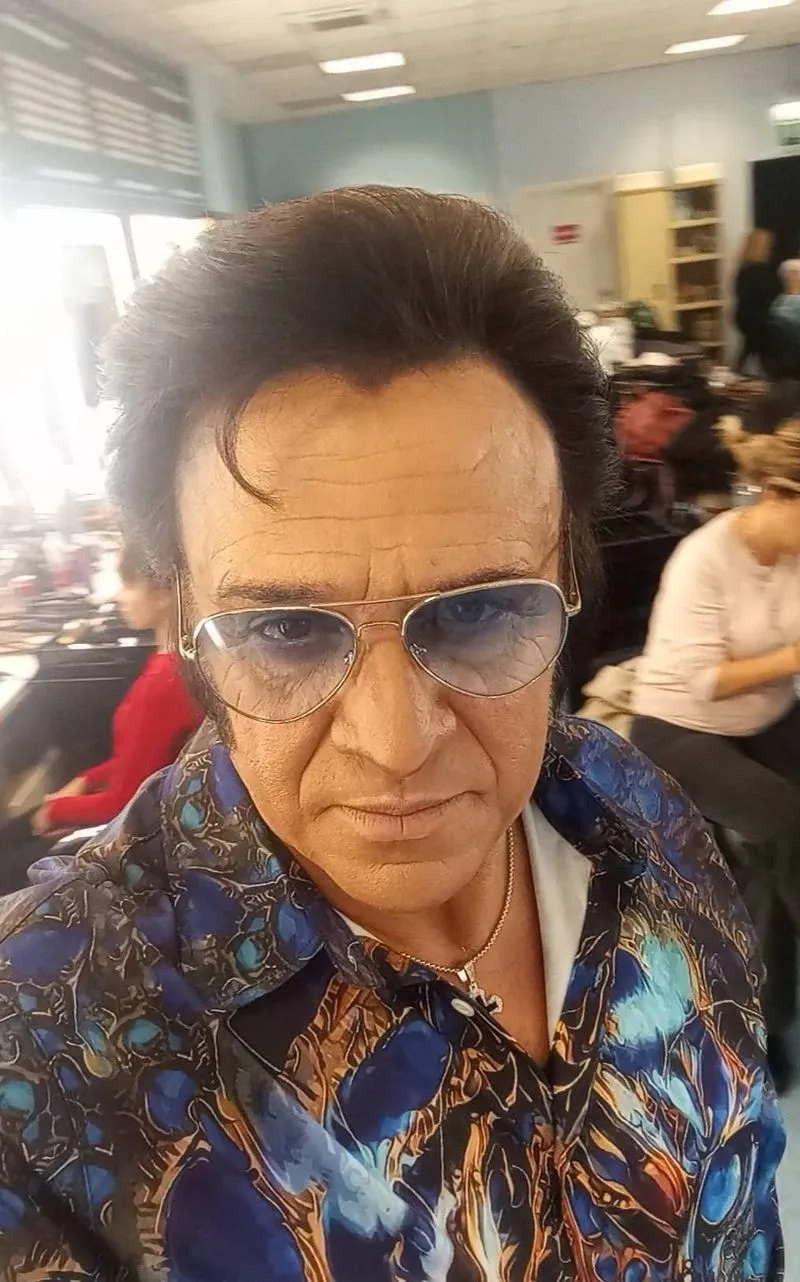 PIOSSASCO - L'ambulante Sergio Orlando diventa Little Tony e strappa applausi in televisione - FOTO