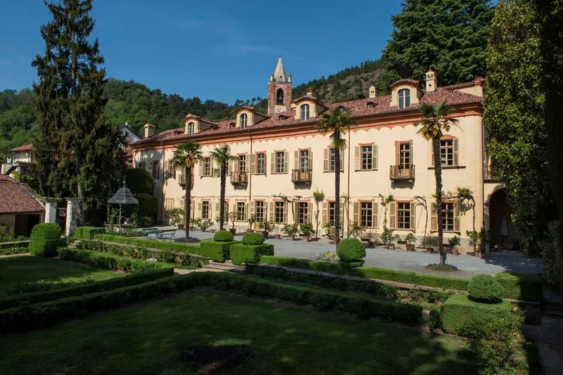 PIOSSASCO - Passeggiate sensoriali: a occhi bendati nel giardino della dimora storica