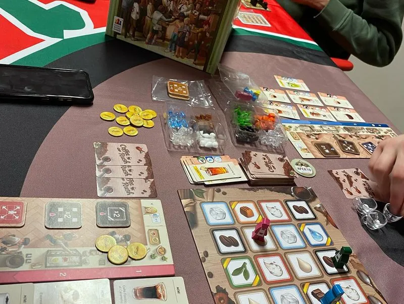 PIOSSASCO - Una serata di giochi a tema thriller e investigativo nel giardino della dimora storica