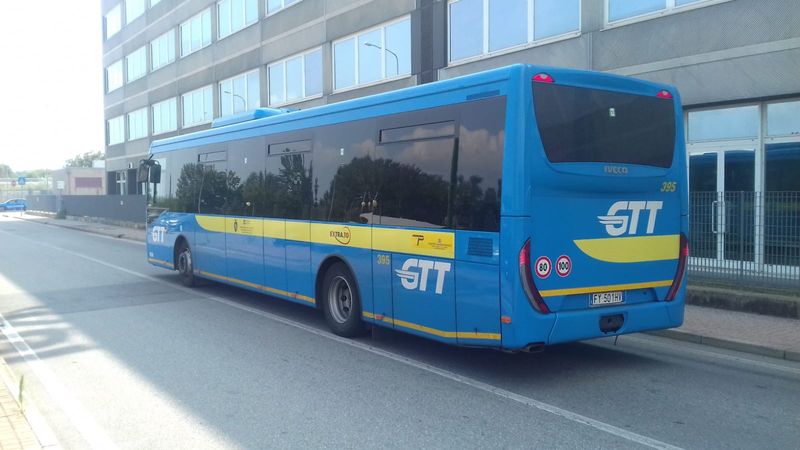 PIOSSASCO - Trasporti scolastici, situazione al limite e studenti a piedi