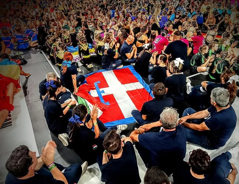 POIRINO - Gli atleti del Gruppo Le Nuvole trionfano al campionato europeo di cheerleading - FOTO