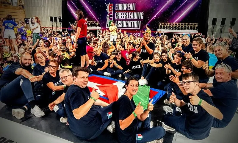 POIRINO - Gli atleti del Gruppo Le Nuvole trionfano al campionato europeo di cheerleading - FOTO