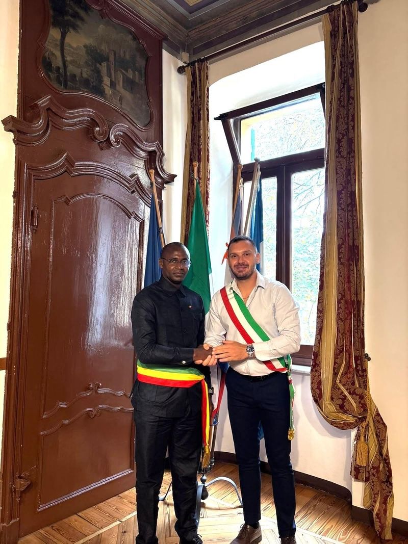 POIRINO - Futuro gemellaggio, la delegazione senegalese di Kafountine ospite in città - FOTO