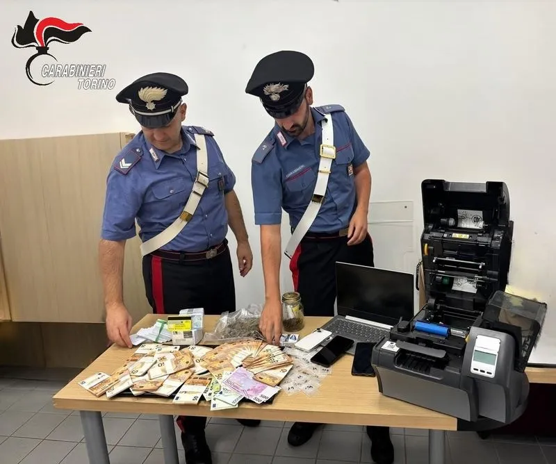 POIRINO - Più di 60 pacchi contenenti droga spediti in tutta Italia: nei guai un 26enne
