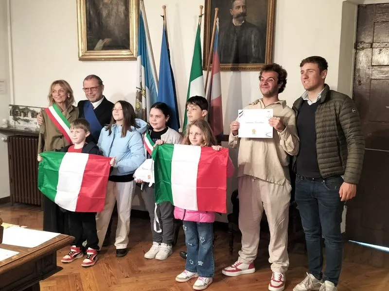 POIRINO - Festa della Liberazione, cittadini in visita a palazzo Comunale - FOTO