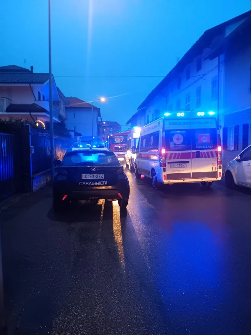 POIRINO - Incendio in una casa: ustionata una ragazza, i suoi tre fratellini salvati dai carabinieri