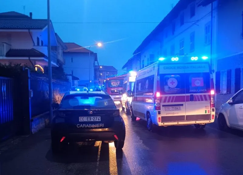 POIRINO - Incendio in una casa: ustionata una ragazza, i suoi tre fratellini salvati dai carabinieri
