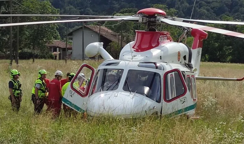 POIRINO-SANTENA - Tremendo incidente auto contro moto: 19enne in condizioni critiche al Cto