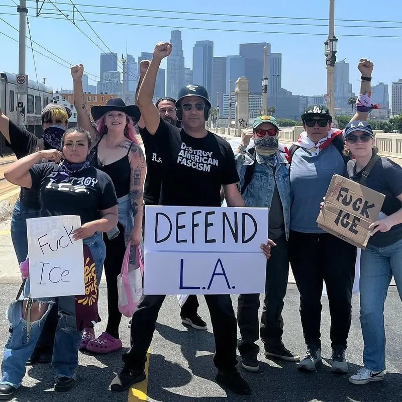 PRATIGLIONE - Proteste a Los Angeles, anche Tom Morello contro la politica anti-immigrati di Trump - FOTO