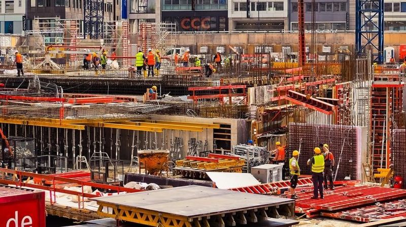 TORINO - Ondata di caldo in arrivo, la Regione Piemonte proroga fino al 6 settembre le misure di tutela per i lavoratori