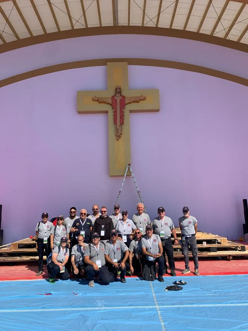 RIVALTA - Quattro volontari della protezione civile a Roma per assistere i pellegrini al Giubileo dei giovani - FOTO
