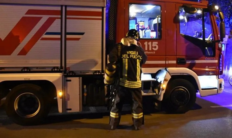 RIVALTA - Incendio in un'abitazione di via Candido Balma: intervento di vigili del fuoco e carabinieri