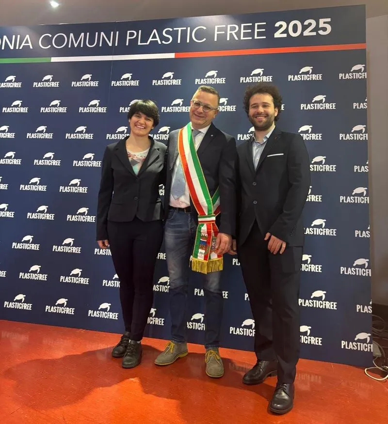 RIVALTA - Il Comune è ufficialmente «Plastic Free»: la premiazione al teatro Mediterraneo di Napoli - FOTO