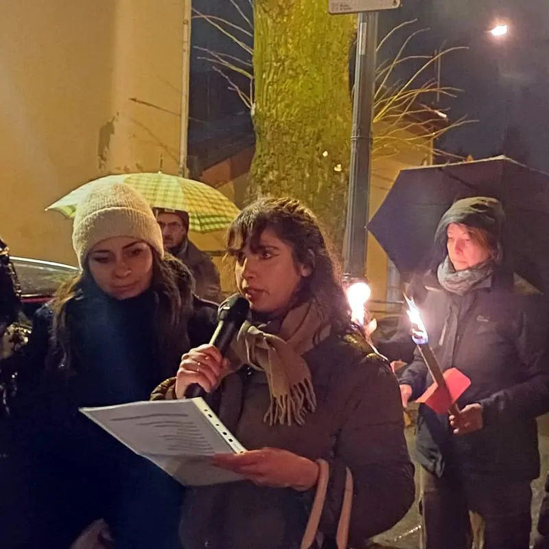 RIVALTA - La  fiaccolata della memoria batte anche la pioggia - FOTO