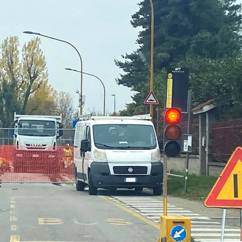RIVALTA - Basta blackout al Villaggio Sangone, al via i lavori per la posa di un nuovo cavo elettrico