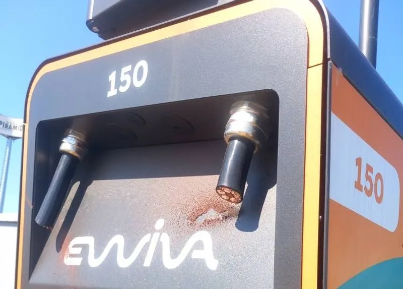 RIVALTA - Nuovo raid dei ladri di rame: razziate le colonnine di ricarica delle auto elettriche - FOTO