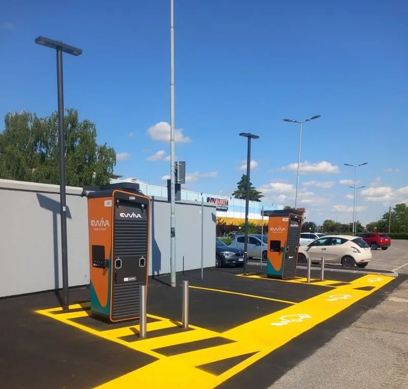 RIVALTA - Nuovo raid dei ladri di rame: razziate le colonnine di ricarica delle auto elettriche - FOTO