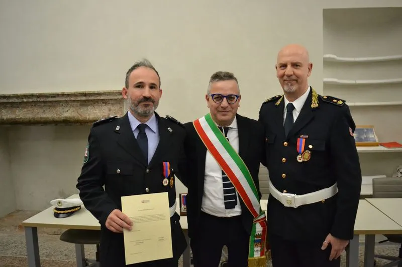 RIVALTA - San Sebastiano, medaglia per meriti speciali a quattro agenti della polizia locale - FOTO