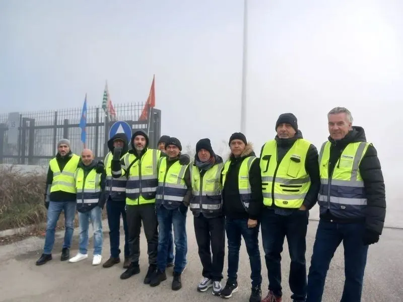 RIVALTA - Trasnova, tredici famiglie rischiano di restare senza lavoro dal 31 dicembre